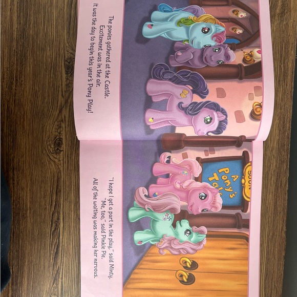 ✨ My Little Pony Storybook Collection Hardcover 2005 G3 💕🌈 - Picture 8 of 9